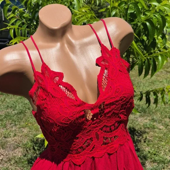`ღ´- ♥ -`ღ´ Stunning Red Lace Front Dress `ღ´- ♥ -`ღ´ - Picture 3 of 17